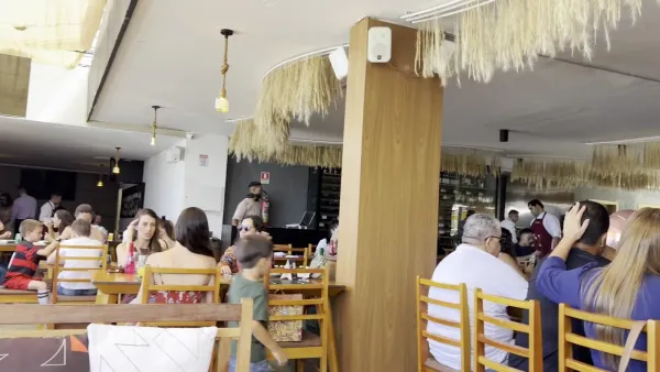 Salão no horário do almoço