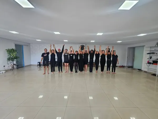 Atunbi Escola de Teatro