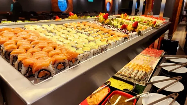 Buffet de sushi do rodízio