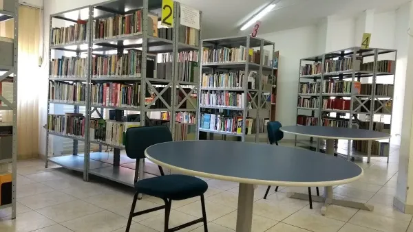 Biblioteca Pública de Núcleo Bandeirante