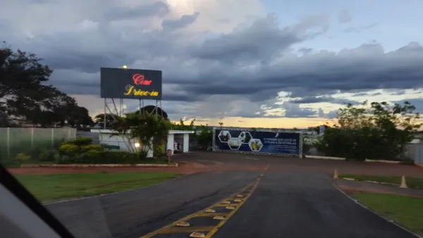 Cine Drive-In