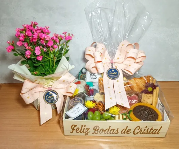Cesta de Café da manhã e presentes