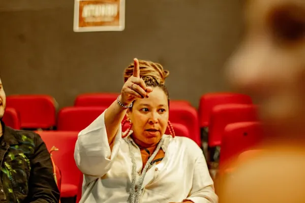 Atunbi Escola de Teatro