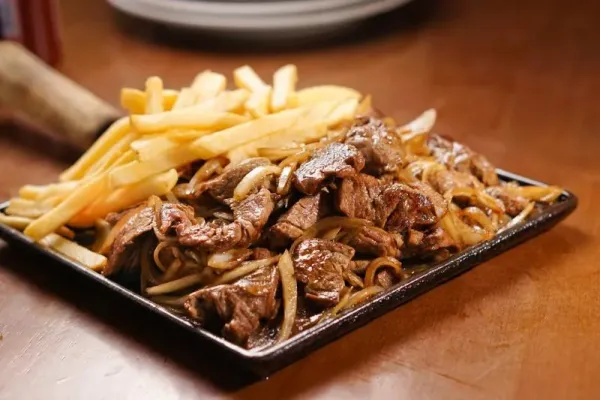 Filé na chapa com fritas
